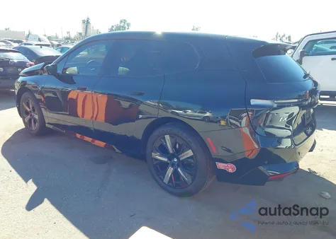 2025 BMW Ix xDrive50 из США, поврежденный, VIN WB523CF00SCS07882